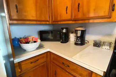 Image de Close to Houston this cozy 2-bedroom house in Baytown is a special treat.