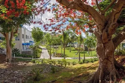 Image de 1 Bdr Pres Luxury Sea View Condo w Foosball