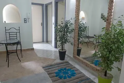Cute affordable apartment, close to high street and amenities.