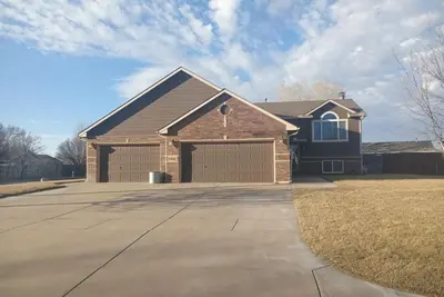 Image de Charming 3-bedroom house in peaceful Goddard with Ac, WiFi