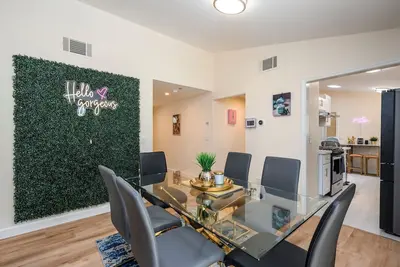 Image de Luxury 4br Mins to Disney + Insta Wall & Arcade!
