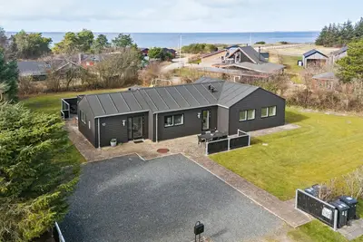 Image de Superbe maison à Tarm avec sauna