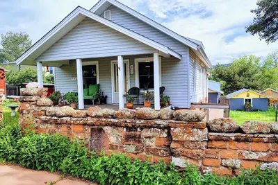 Image de High St. Bungalow; 30 Day+ Lyons Gem! Mt Views, Location, Music, Dog Friendly