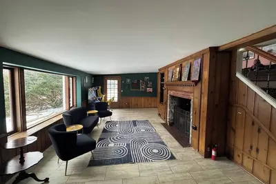 Image de Spacious Riverfront Retreat