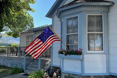 Image de Cozy Family Home in Williams–Perfect for Families, Large Yard & Wrap Around Deck