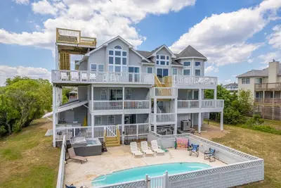 Image de Sea Forevermore: Oceanside, Private Pool, 2 Hot Tubs, Elevator
