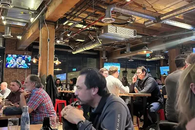 Image de Bright 2 Storey 2 Bedroom apartment off Ossington / Trinity Bellwoods