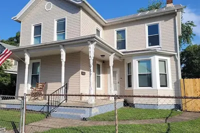 Cheerful 3-bedroom house Sleep 11