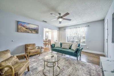 Image de Centrally Located Dfw Retreat