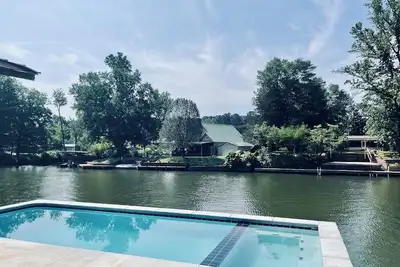 Image de Lakefront Paradise! Brand New Lake House!