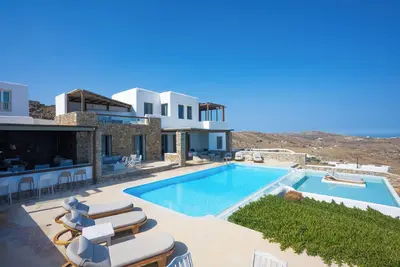 Image de Amallini Suites Mykonos Villa avec piscine privée et bassin profond