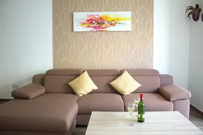 Image de Welcome to our modern and lively apartment in the heart of Gzira