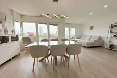 Image de Wonderful Design Apartment In Front Of The Opera Of Valencia In The City Of Arts.