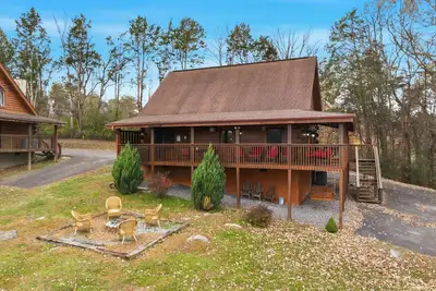 Image de Bear Country | By Colonial Properties