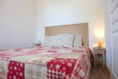 Image de À 50m des pistes de ski, remise en forme, piscine, sauna, balcon, télévision, casier à ski, 25-30m²