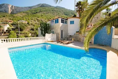 Image de Saona Villas (As Nico) : villa 6 personnes, piscine privée, wifi, climatisation