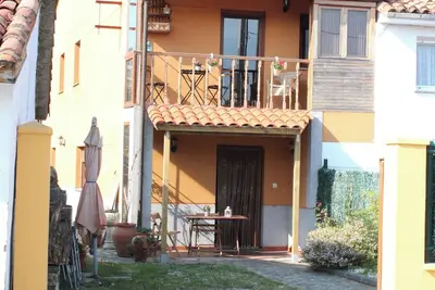 House on the beach, ideal for families with garden and private parking.