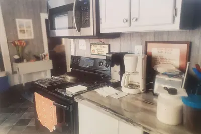 Image de Quaint cottage in Tybee Island! 3 bedrooms available- St. Patrick's Day Special!