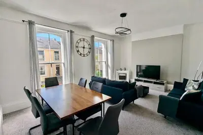 Image de Top Floor Flat-Appartement-Salle de bain privée séparée