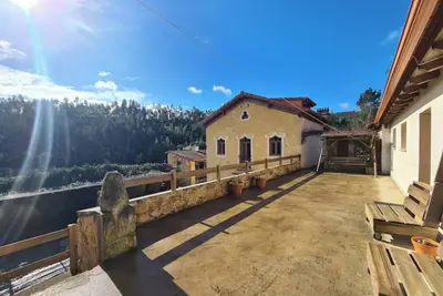 Image de Cozy one bedroom apartment with terrace in the countryside.