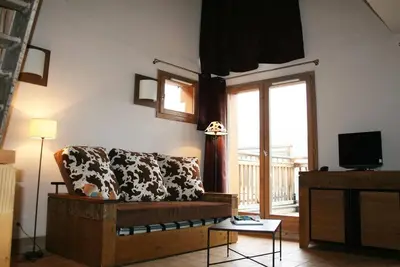 Image de Wifi, à 150m des pistes de ski, remise en forme, piscine, sauna, balcon, télévision, casier à ski