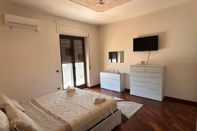 Image de Appartement confortable avec cuisine et terrasse pour groupes d'amis et familles