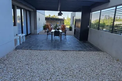 Image de Charming 2-bedroom apartment in fabulous Mendoza close to shopping center.