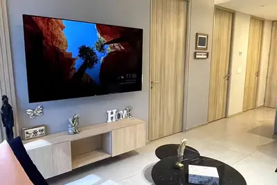 Image de Beautiful apartment, excellent location.