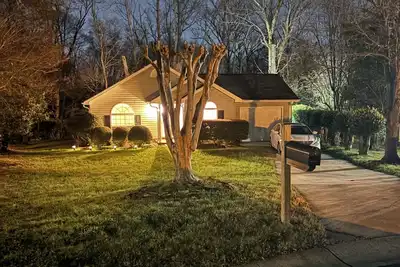 Image de South Charlotte home