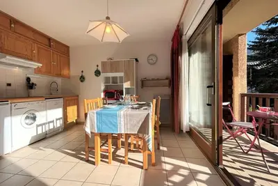 Image de 1er étage, balcon, télévision, casier à ski, 69m², Serre Chevalier