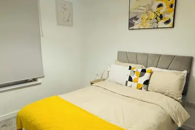 Image de Cozy apartment with Free parking and WiFi in welcoming City centre