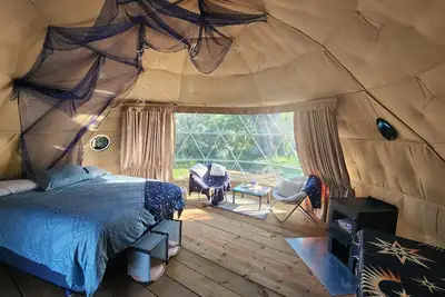Image de #D1 Stargazer Dome -1 Qn & Futon Bed-No pets please