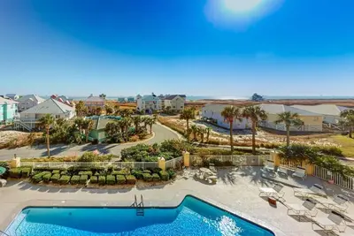 Image de 3br Penthouse Condo | Stunning Beach View | Pool & Hot Tub