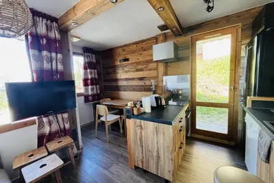 Image de À 100m des pistes de ski, 2ème étage, balcon, télévision, casier à ski, 33m², Montchavin La Plagne