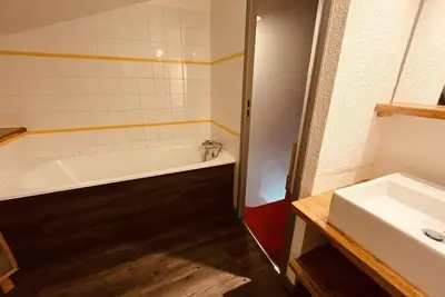 Image de À 100m des pistes de ski, 5ème étage, balcon, télévision, casier à ski, 35m², Montchavin La Plagne