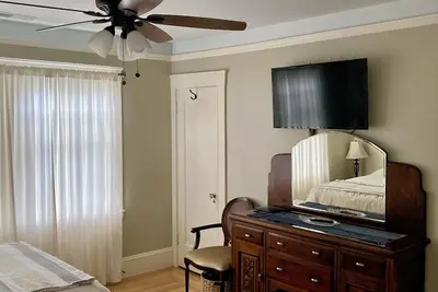 Image de Elegant Mediterranean Home on private street in Marina District of San Francisco