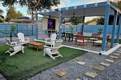 Image de Charming 2-bedroom country house  with, spectacular patio and pergola