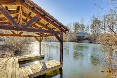 Image de Sevierville Angler's Cabin w/ Pond Access!