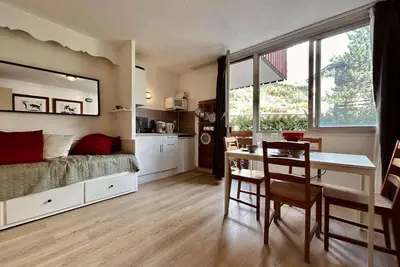 Image de À 20m des pistes de ski, balcon, parking, télévision, casier à ski, 25m², Serre Chevalier