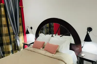 Image de Modern and Spacious 2-bedroom house with WiFi, Ac in amazing Santa Ana