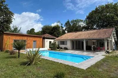 Image de Villa 6/8 personnes avec piscine - proche Montalivet-les-Bains / Soulac-sur-Mer