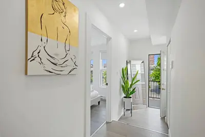 Image de Luxurious 4br with Sunny Deck Balcony