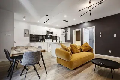 Image de Vibrant 4br/2ba Retreat in the Plateau