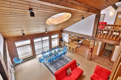 Image de Spaceship Chalet Killington: Your Groovy Ski Home, Close to the slopes, bars and restaurants