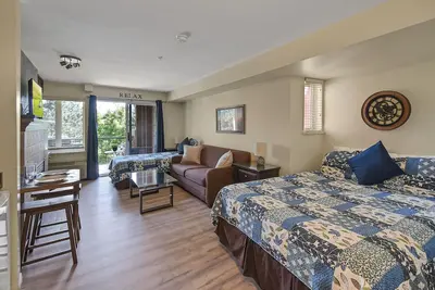 Image de Zen Studio Condo With Golf Course View- 205b