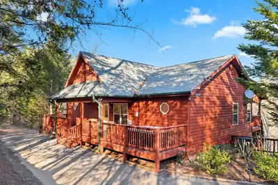 Image de A Mountainside Oasis, 4-bedroom cabin with WiFi, Ac in soothing Sevierville