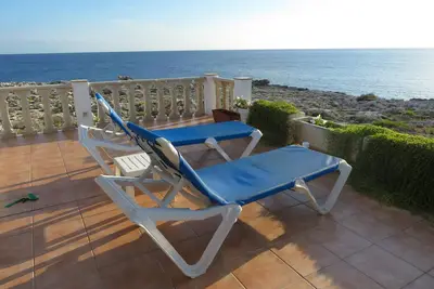 Image de Frontline Villa with sea views from 4 rooms, 4 outdoor decks