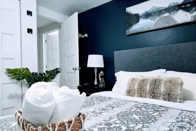 Image de Studio d'invités/sous-sol - privé * propre* à 20 minutes du Port de Montréal