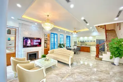 Image de 4-bedroom villa near the beach in Hạ Long