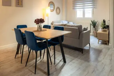 Image de Loira Moliner: 3 Rooms of Comfort and Style